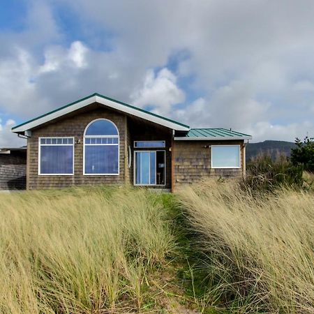 Beach Whale Villa Rockaway Beach Exterior photo