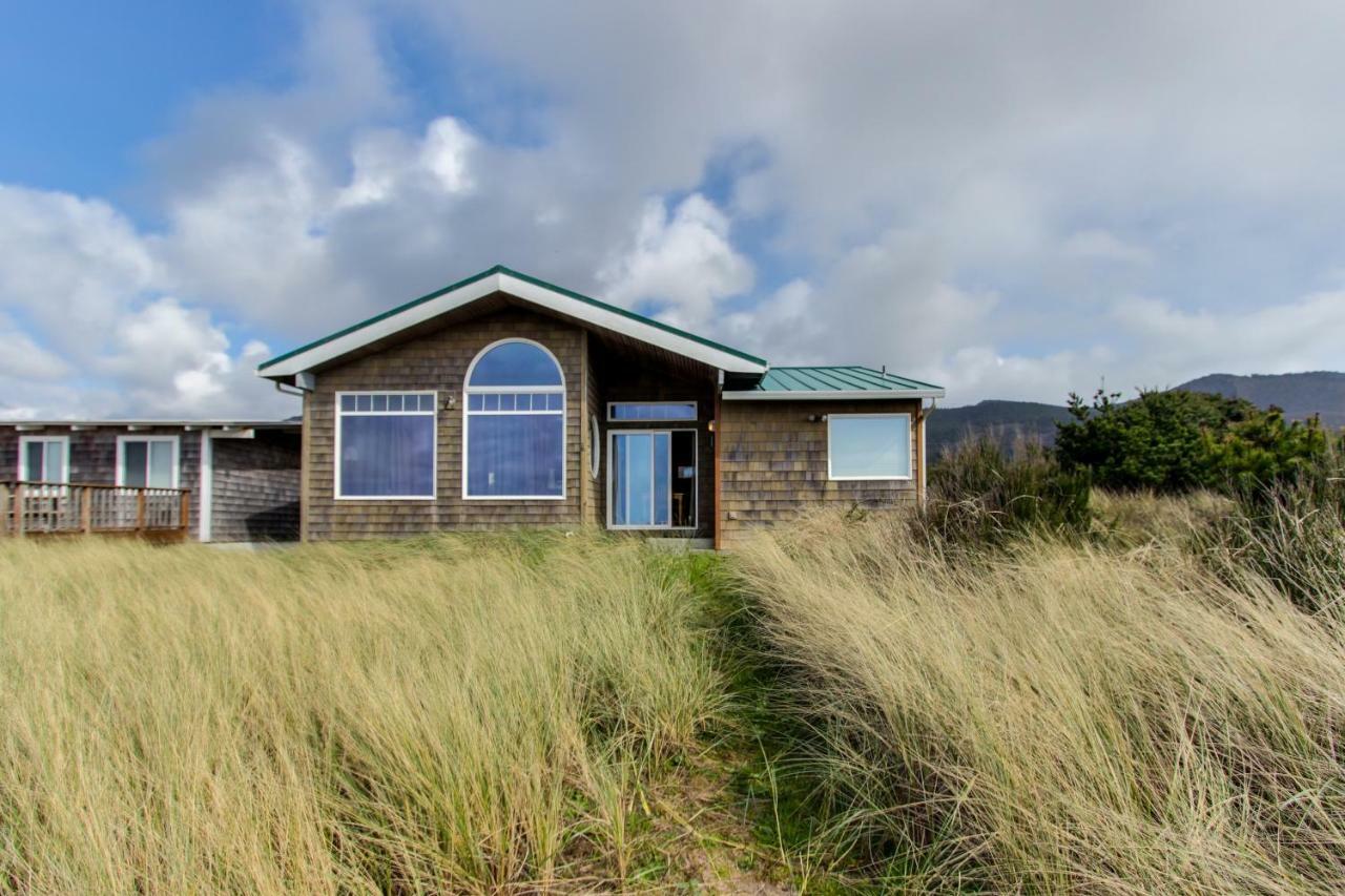 Beach Whale Villa Rockaway Beach Exterior photo