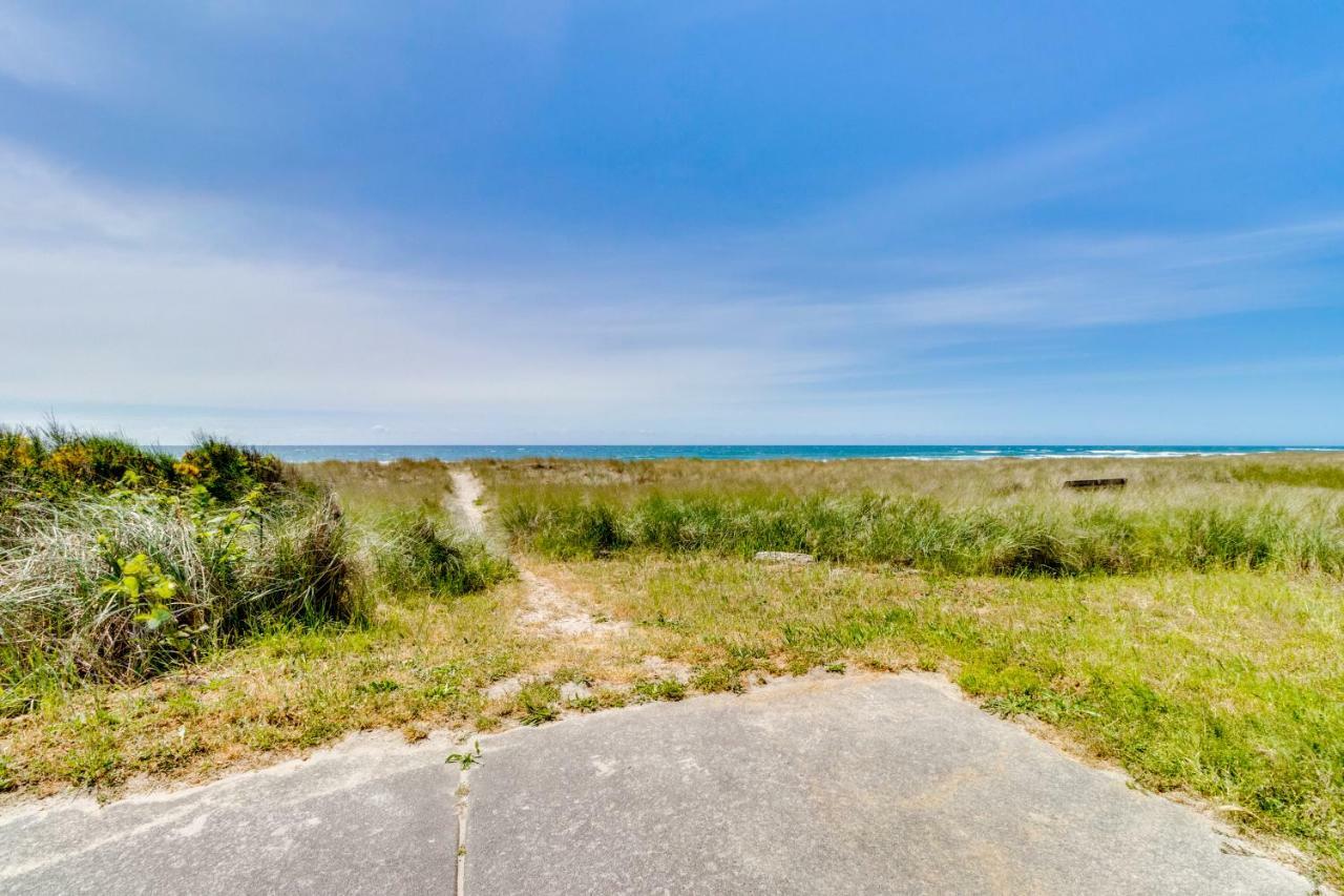 Beach Whale Villa Rockaway Beach Exterior photo